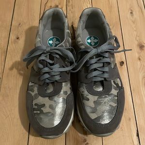 Charleston Shoe sneakers - size 8